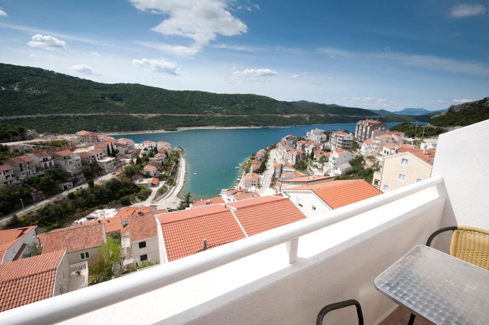 Hotel Ami-M Neum Exterior foto